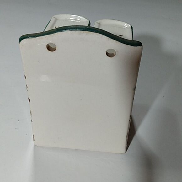 Vintage Japan Handpainted Ceramic Wall Mount Salt & Pepper Shaker Set Roosters - Picture 7 of 13